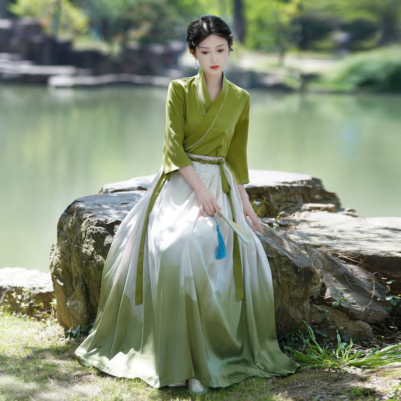 【染翠】新中式缎面上衣复古水墨渐变改良马面裙套装春夏汉服女